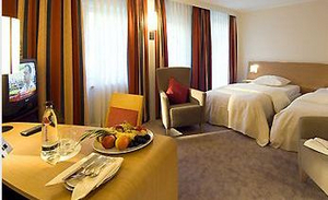 Novotel Würzburg Eingangsbereich
Novotel Würzburg Restaurant
Novotel Würzburg Innenhofterrasse
Novotel Würzburg Zimmer
Novotel Würzburg Wellnessbereich