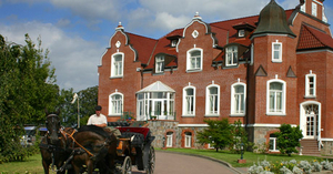 Hotel Schloss Herrenstein Wellnesshotel Uckermark
Hotel Schloss Herrenstein Ansicht
Hotel Schloss Herrenstein Wellnessbereich
Hotel Schloss Herrenstein Hotelzimmer
Hotel Schloss Herrenstein Restaurant